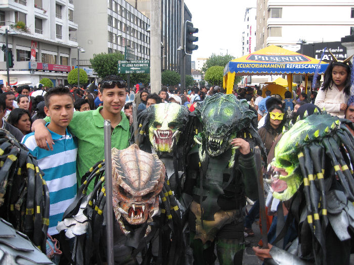 Alien vs. Predator in Quito